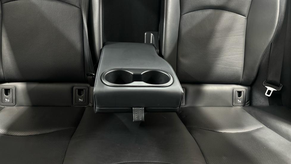 Rear Armrest/ Cup Holder