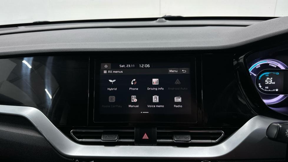 Apple Car Play & Android Auto