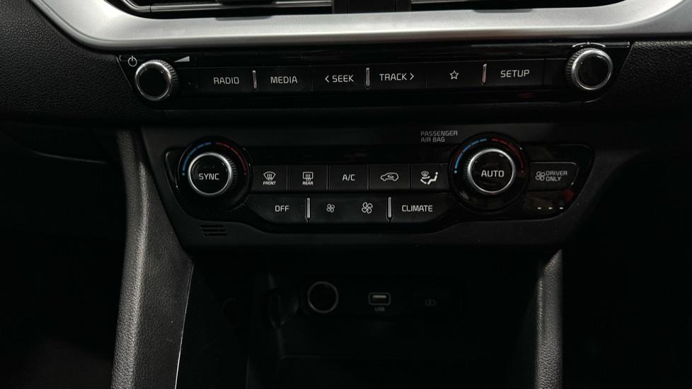 Air Conditioning /Dual Climate Control 