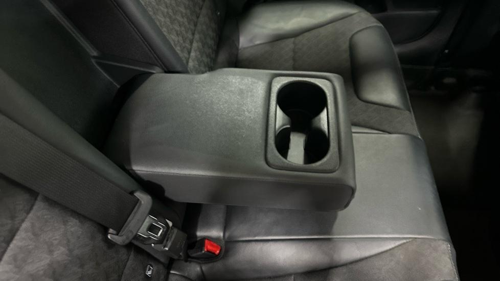 Rear Armrest/ Cup Holder