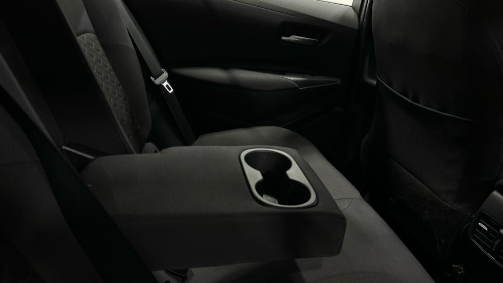 Rear Armrest/ Cup Holder