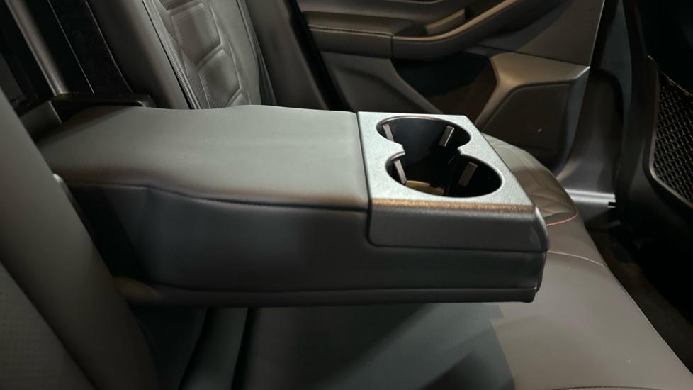 Rear Armrest/ Cup Holder