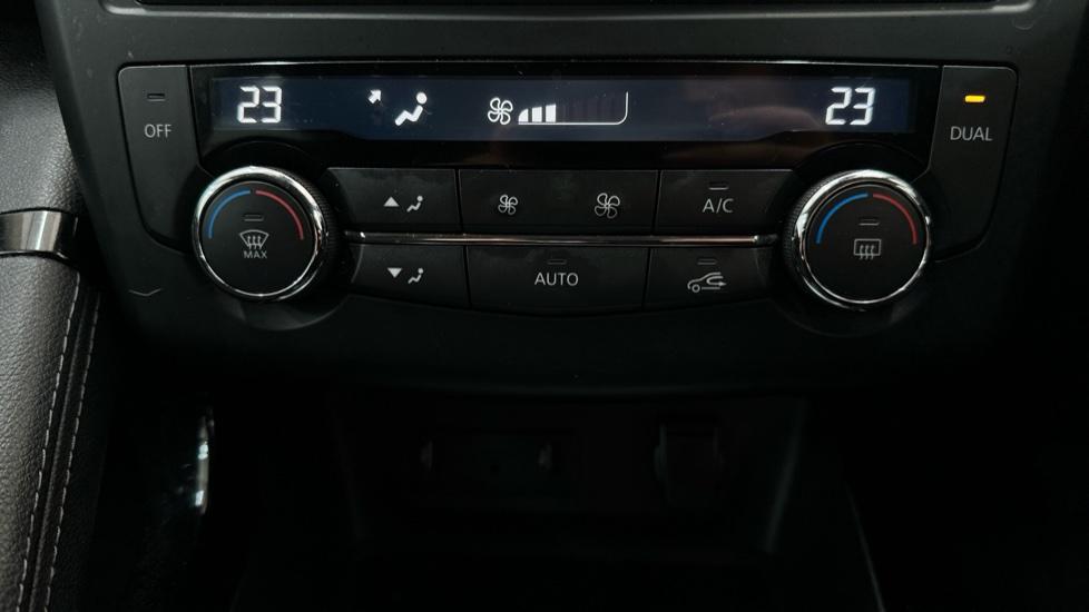 Air Conditioning /Dual Climate Control 