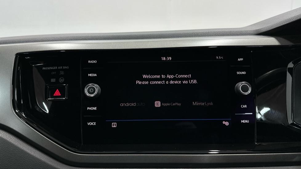 Apple Car Play & Android Auto