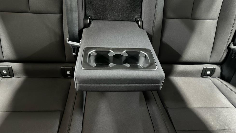 Rear Armrest/ Cup Holder