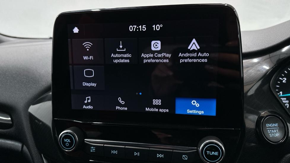 Apple Car Play & Android Auto