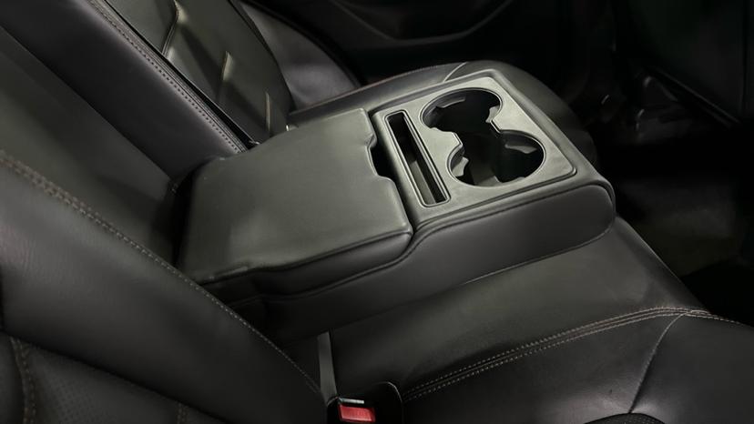 Rear Armrest/ Cup Holder