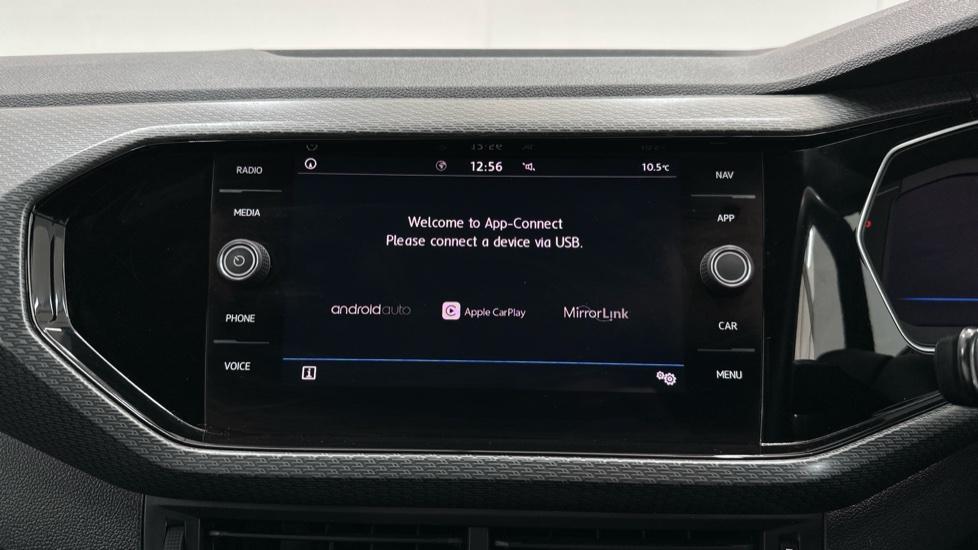 Apple Car Play & Android Auto