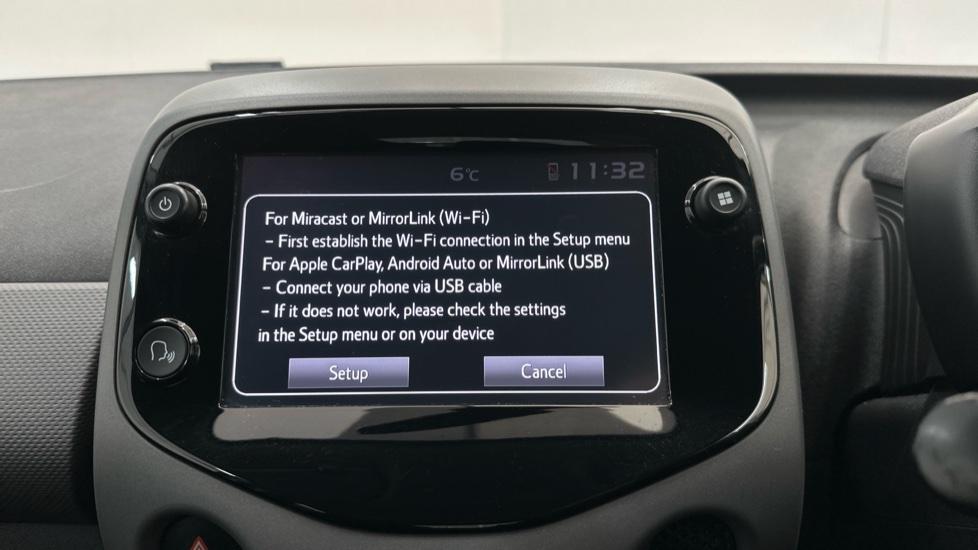 Apple Car Play & Android Auto