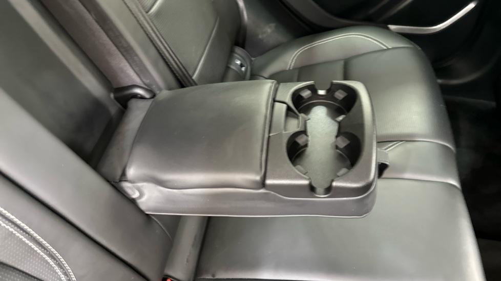 Rear Armrest/ Cup Holder