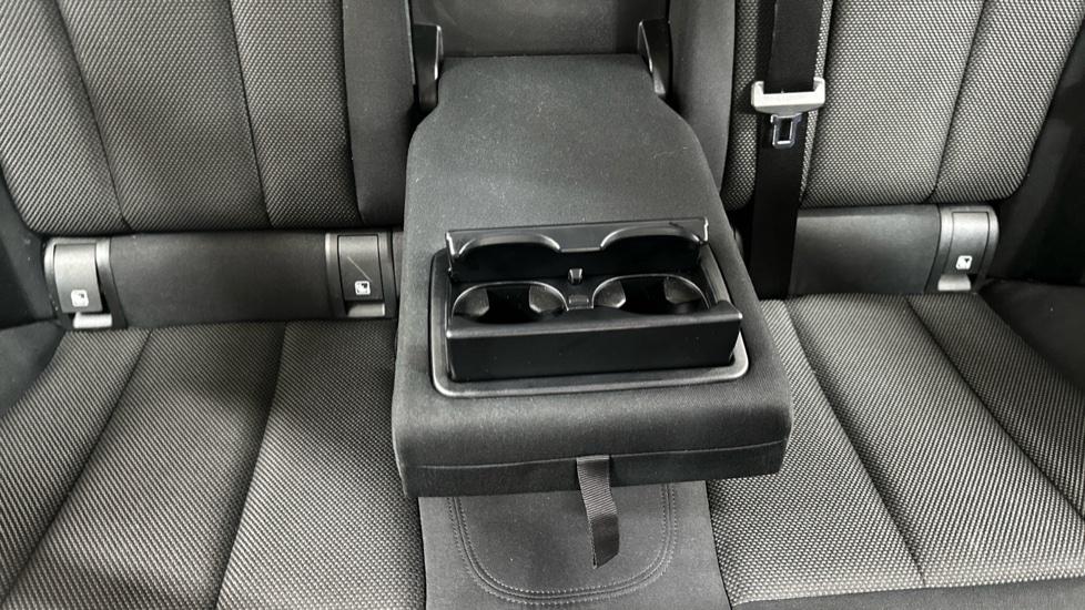 Rear Armrest/ Cup Holder