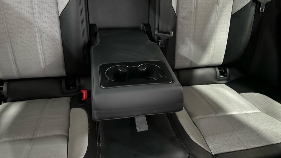 Rear Armrest/ Cup Holder