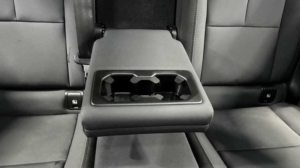 Rear Armrest/ Cup Holder