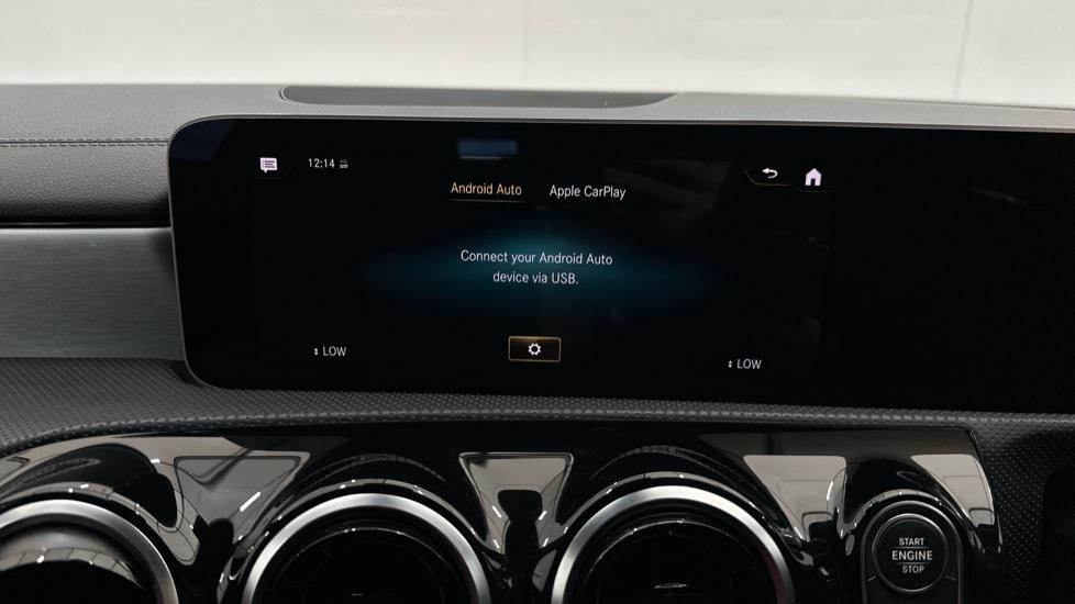 Apple Car Play & Android Auto