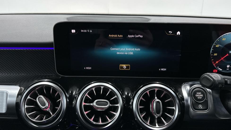 Apple Car Play & Android Auto