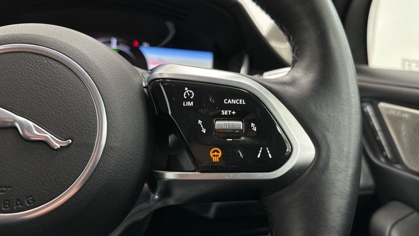 Heated Steering Wheel/Lane Assist 