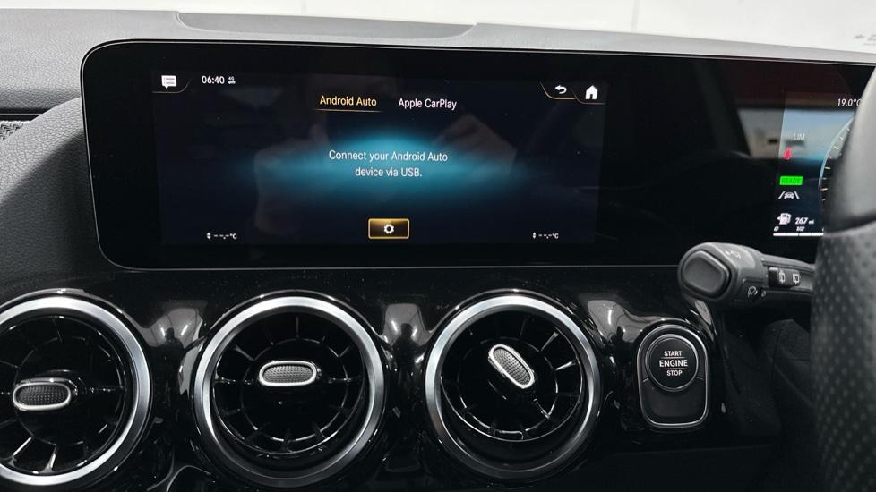 Apple Car Play & Android Auto