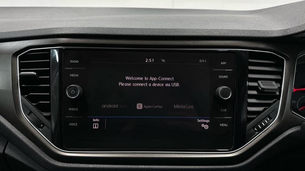 Apple Car Play & Android Auto