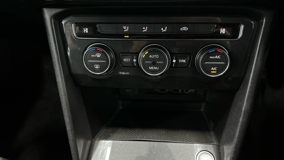 Air Conditioning /Dual Climate Control 