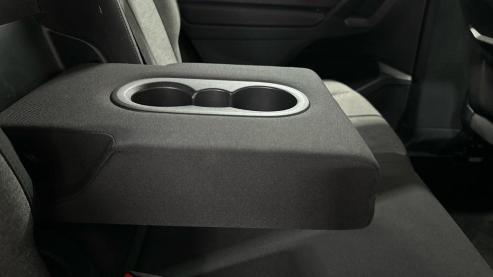 Rear Armrest/ Cup Holder