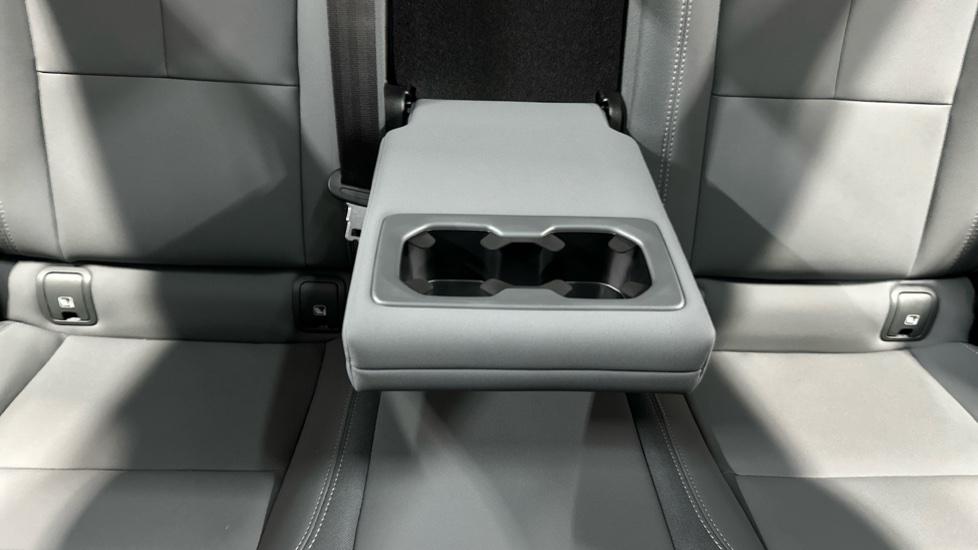 Rear Armrest/ Cup Holder