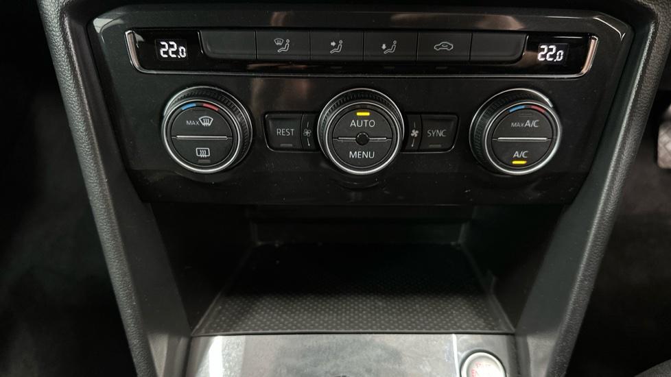 Air Conditioning /Dual Climate Control