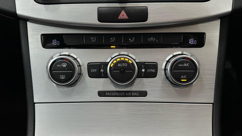 Air Conditioning /Dual Climate Control 