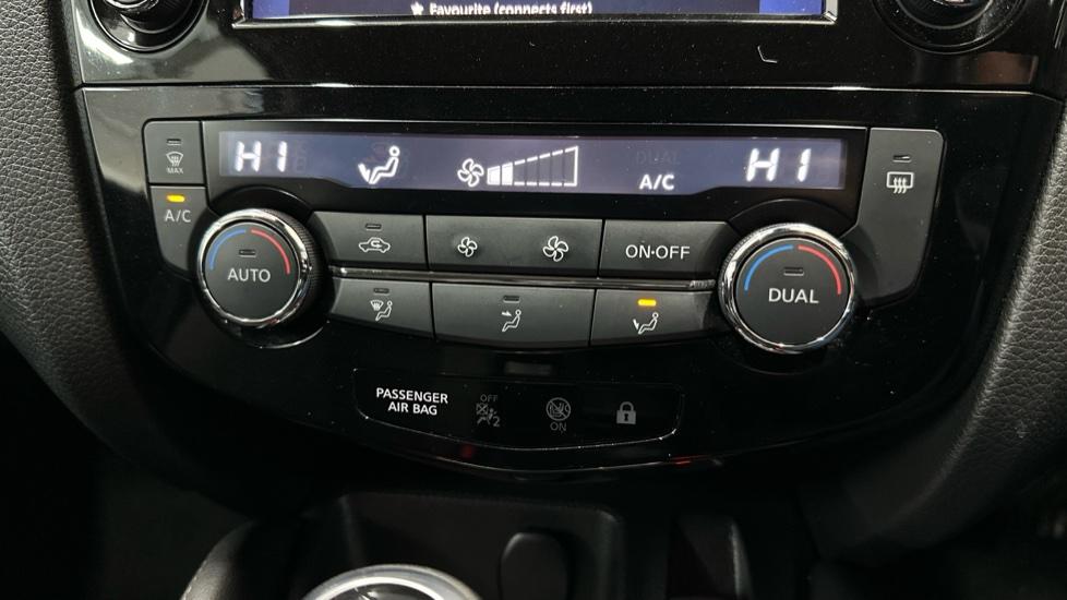 Dual Climate Control / Air Conditioning 