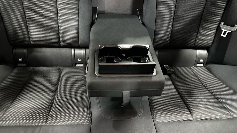 Rear Armrest/ Cup Holder