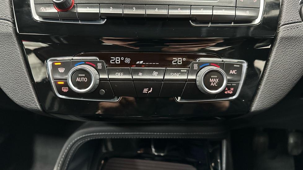 Air Conditioning /Dual Climate Control 