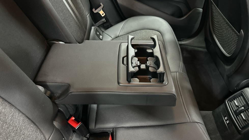 Rear Armrest/ Cup Holder