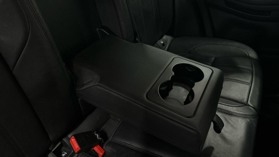 Rear Armrest/ Cup Holder