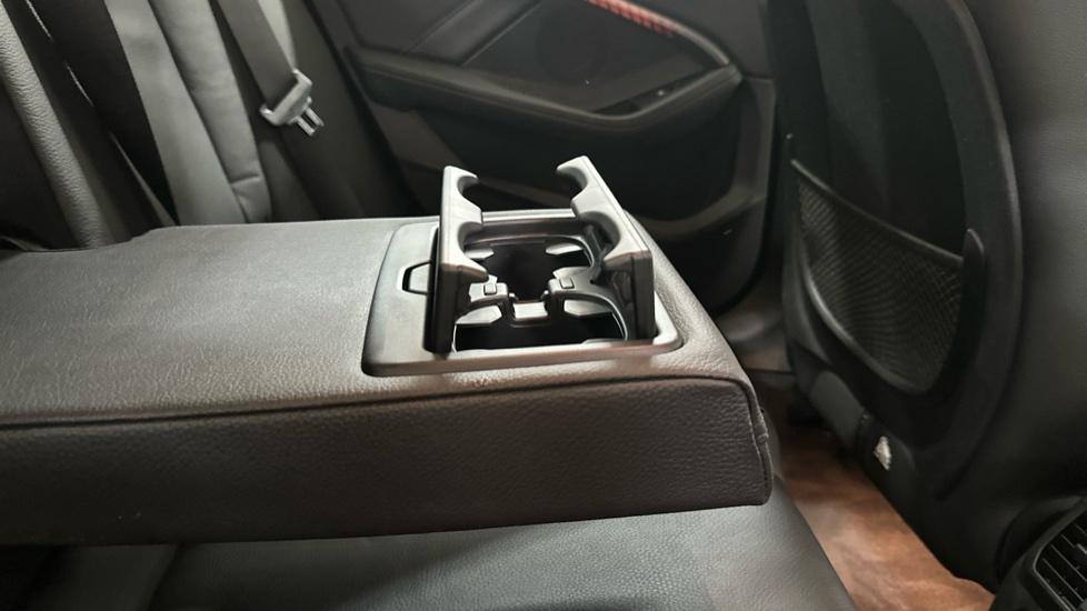 Rear Armrest/ Cup Holder