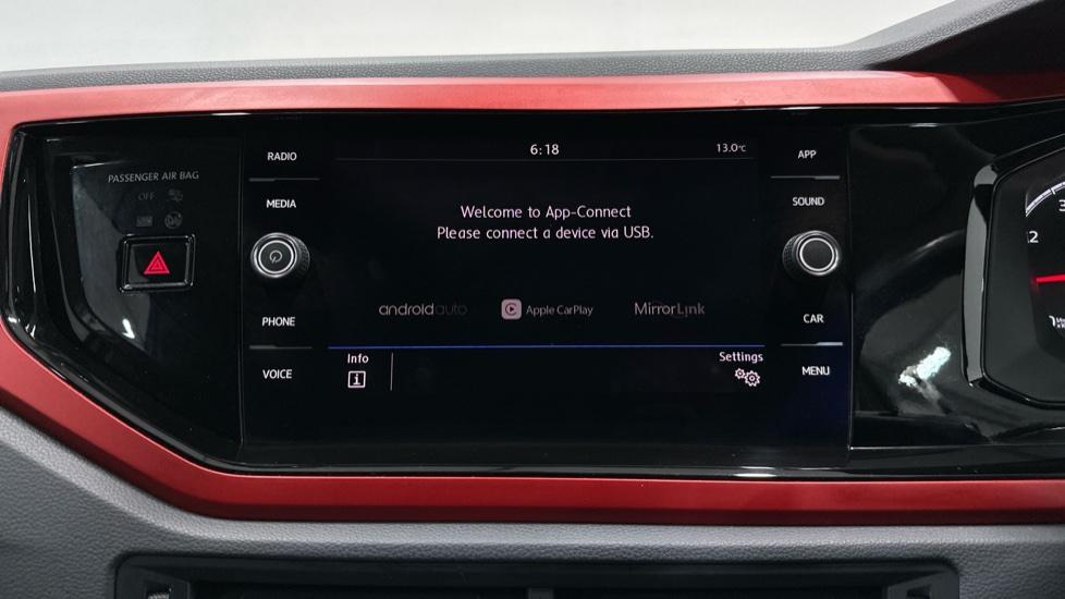 Apple Car Play & Android Auto