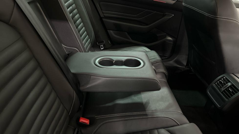 Rear Armrest/ Cup Holder