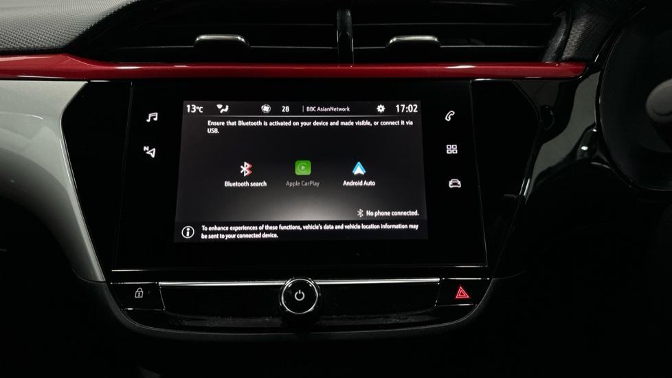 Bluetooth / Apple CarPlay / Android Auto 