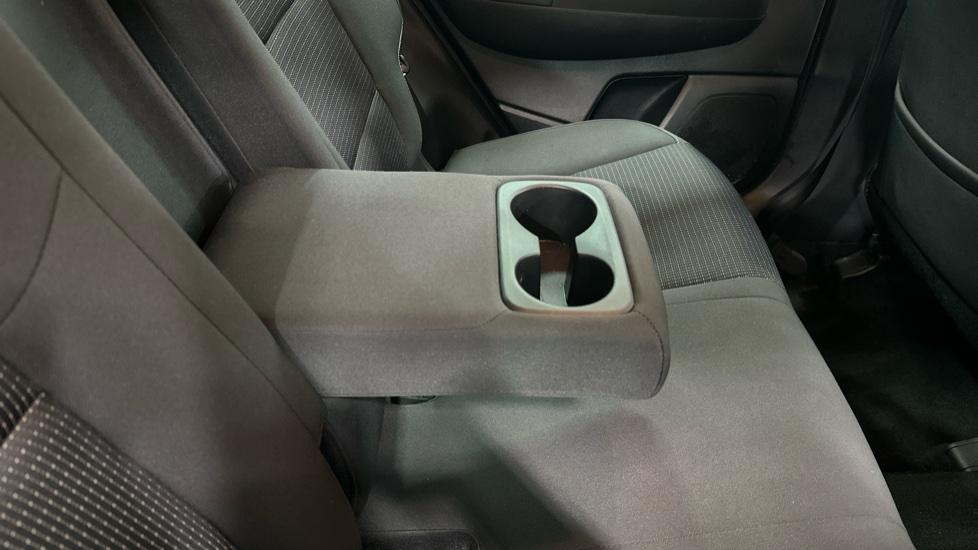 Rear Armrest/ Cup Holder