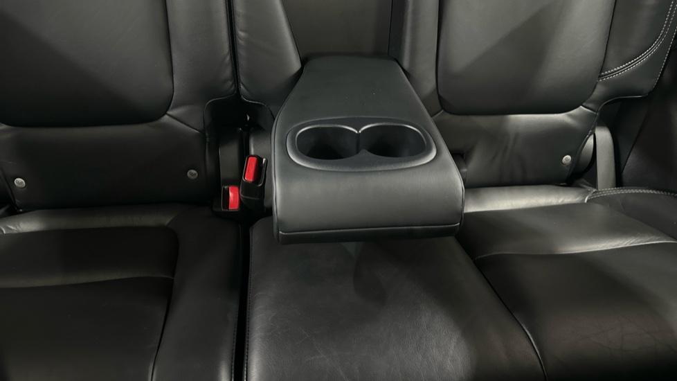 Rear Armrest/ Cup Holder