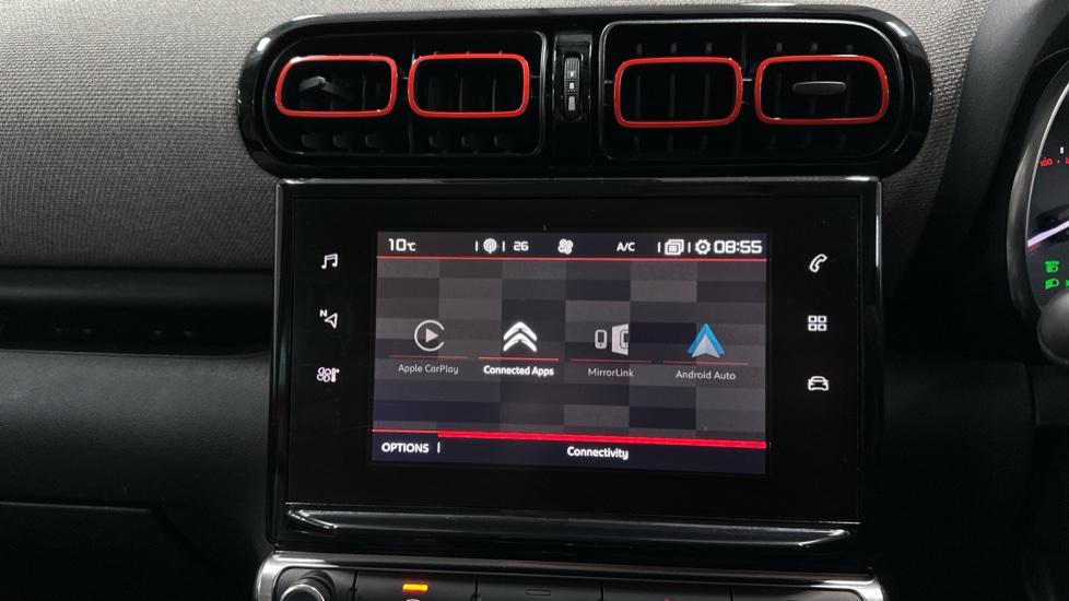 Bluetooth / Apple CarPlay / Android Auto 