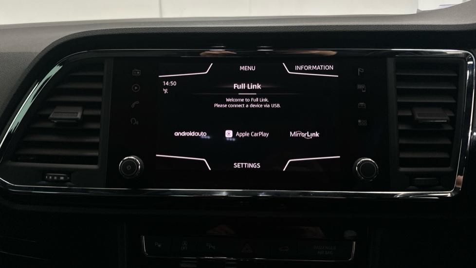 Apple Car Play & Android Auto