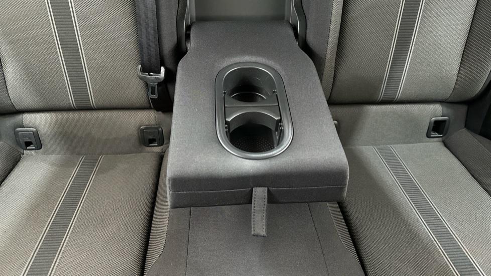 Rear Armrest/ Cup Holder