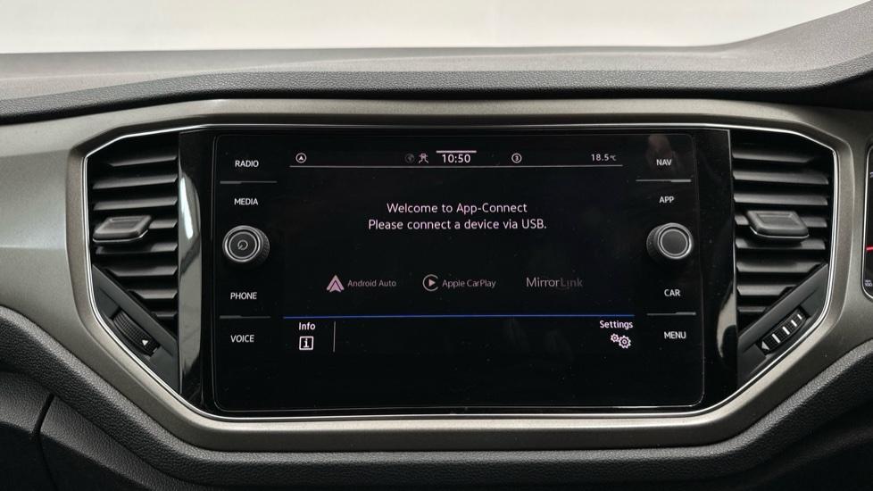 Apple Car Play & Android Auto