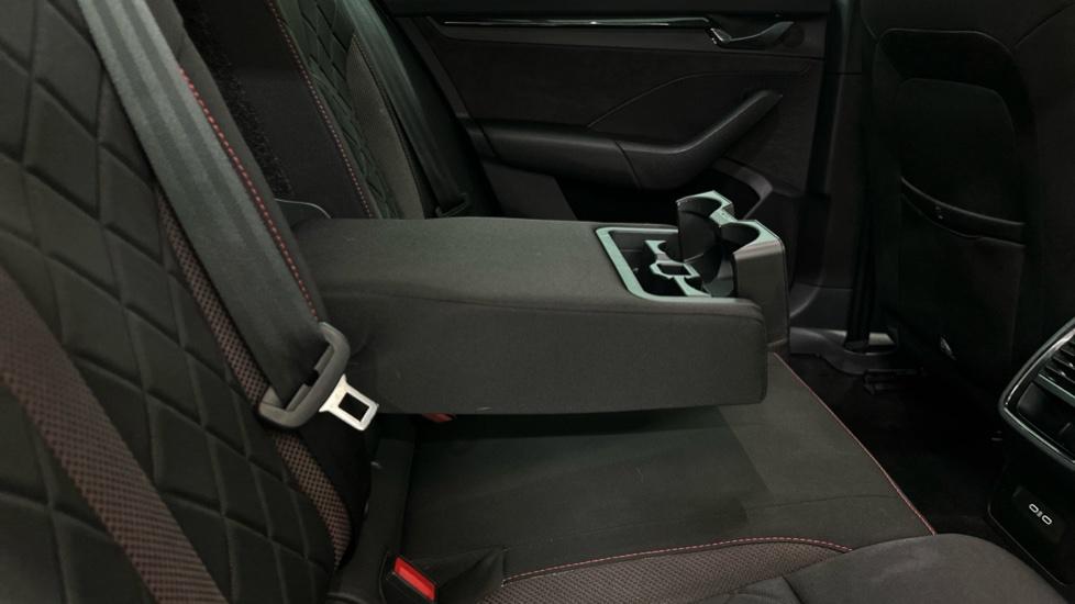 Rear Armrest/ Cup Holder