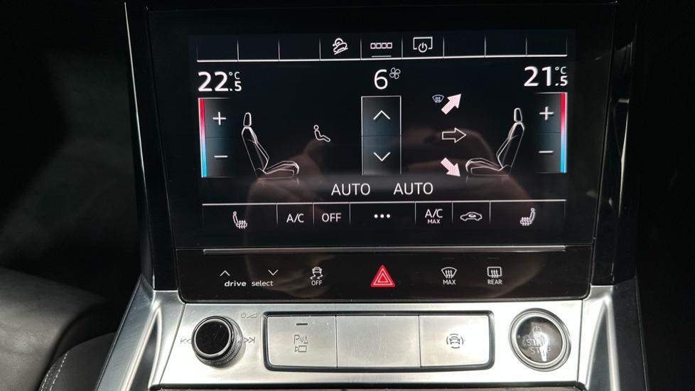 Air Conditioning /Dual Climate Control/Heated Seats/Lane Assist 