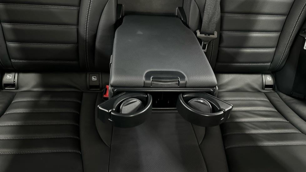 Rear Armrest/ Cup Holder