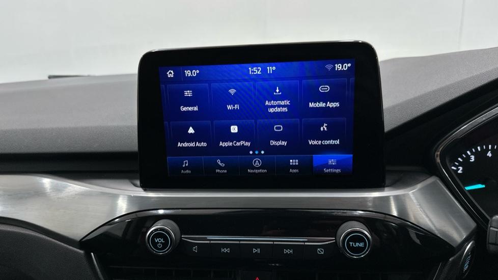 Apple Car Play & Android Auto