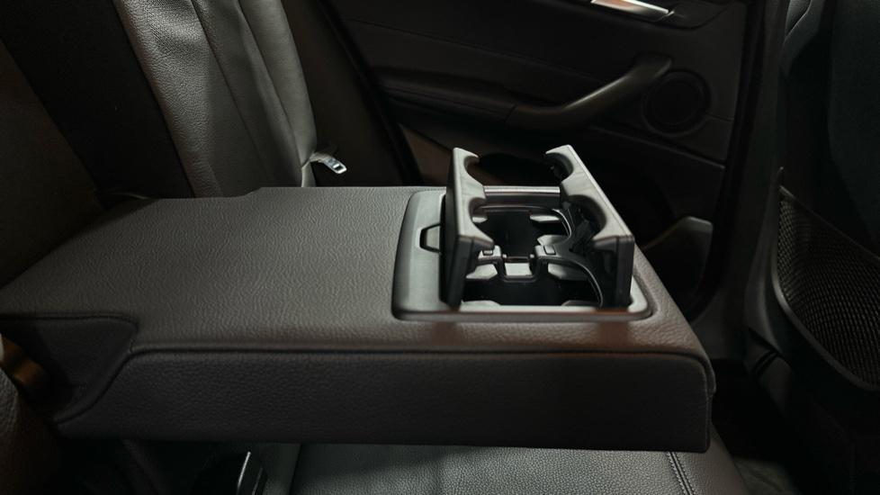 Rear Armrest/ Cup Holder