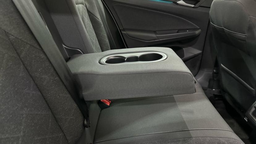 Rear Armrest/ Cup Holder