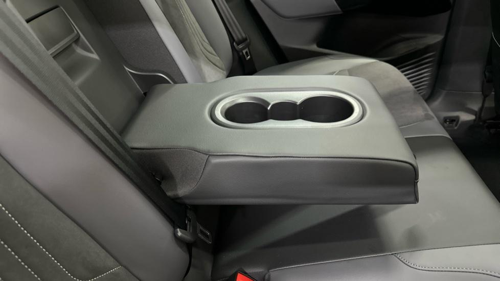 Rear Armrest/ Cup Holder