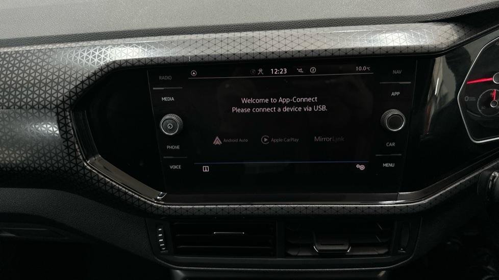 Apple Car Play & Android Auto